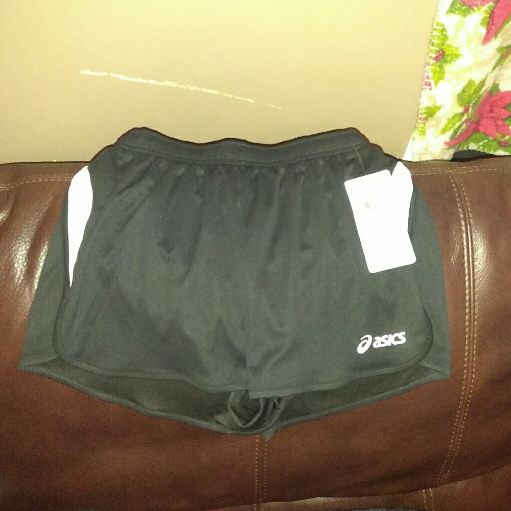 NWT asics interval shorts